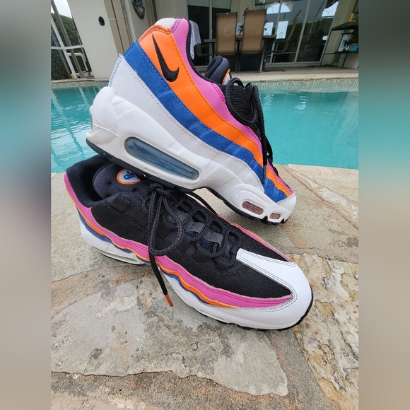 Nike Other - Nike Air Max 95 Mens Running Shoes CW6990-100 Size 9